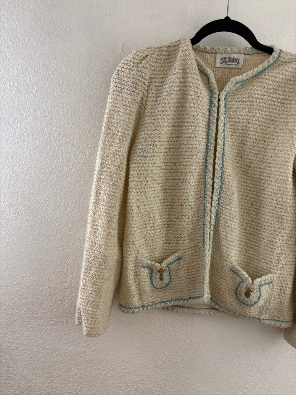 St. John textured knit jacket cream horseshoe-shape pockets size S